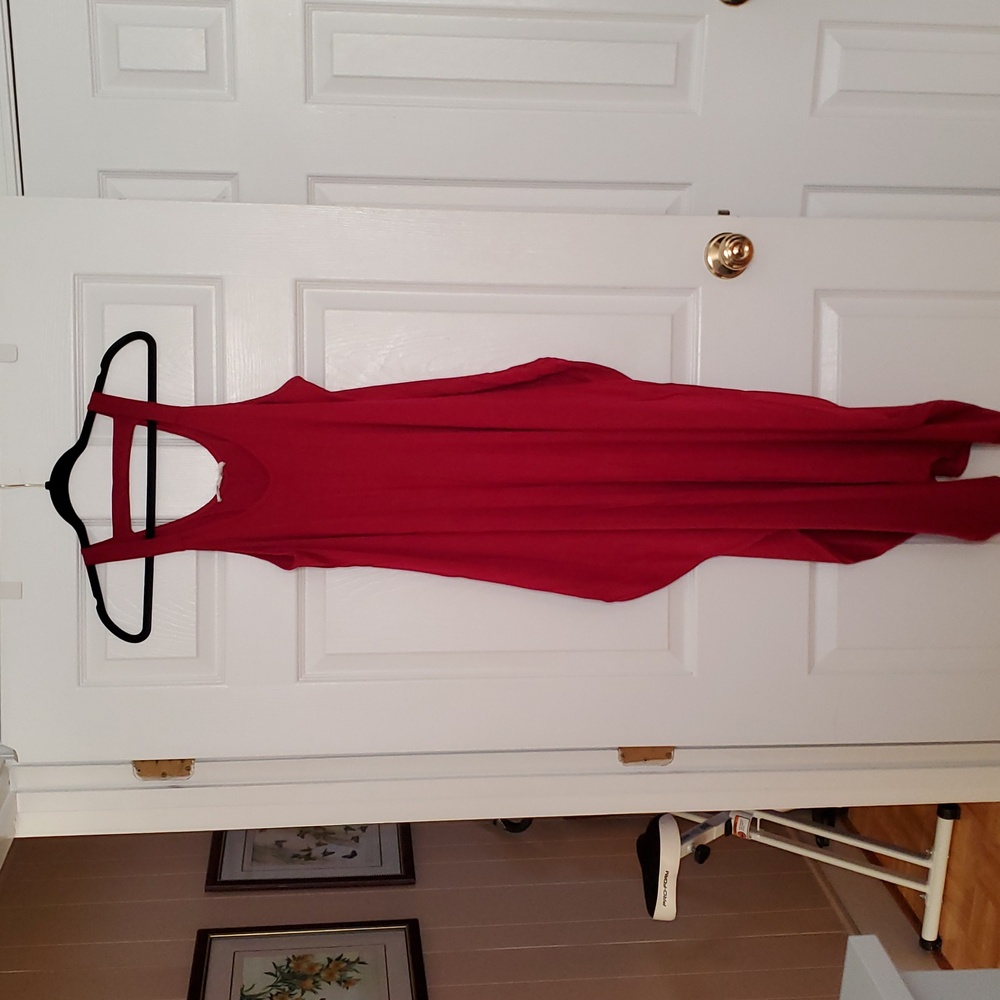 INDIGO THREAD CO. drk red a-line relaxed fit tank maxi dress w/ sharkbite hem.
